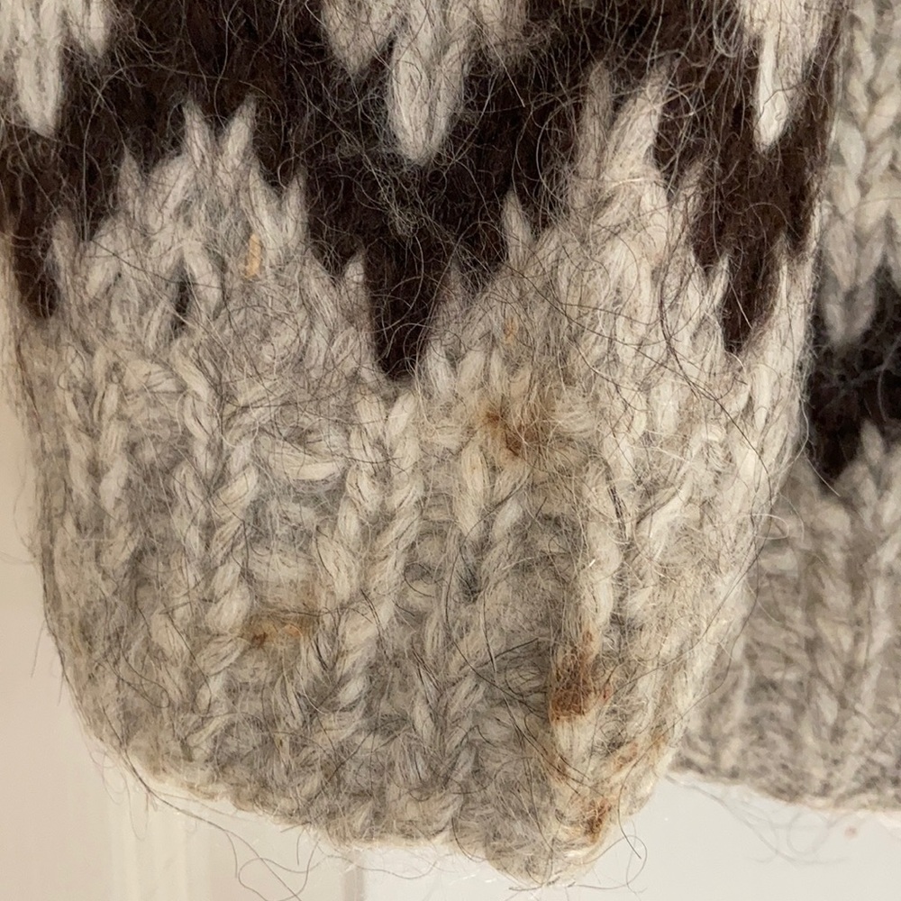 Icelandic Sweater - Picture 5 of 10